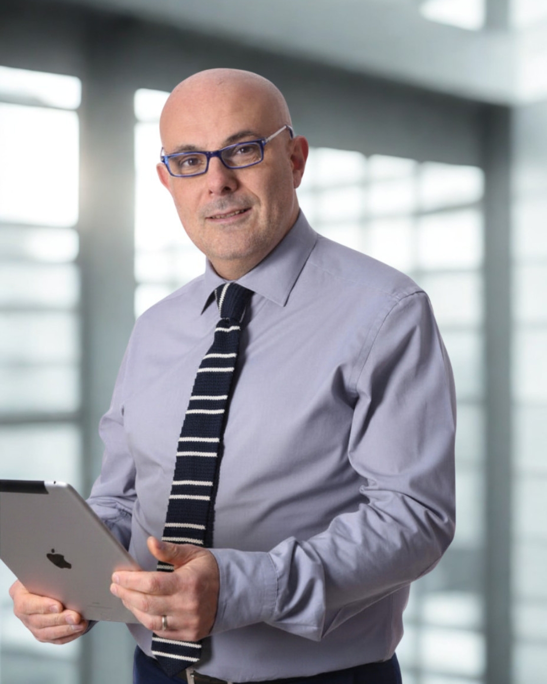 Agente immobiliare a Colli Aniene Roma e fondatore di Immobiliare Colarossi, opero da oltre venticinque anni nel mercato immobiliare di Colli Aniene e delle zone limitrofe. Nel corso della mia attività ho accompagnato numerose famiglie e proprietari nella compravendita della loro casa, offrendo consulenza professionale su valutazione immobiliare, documentazione necessaria per vendere casa e gestione delle trattative. Attraverso questo blog condivido analisi del mercato immobiliare, consigli pratici per vendere casa a Colli Aniene e approfondimenti sui passaggi più delicati della compravendita, con l’obiettivo di aiutare chi deve vendere casa a prendere decisioni più consapevoli.